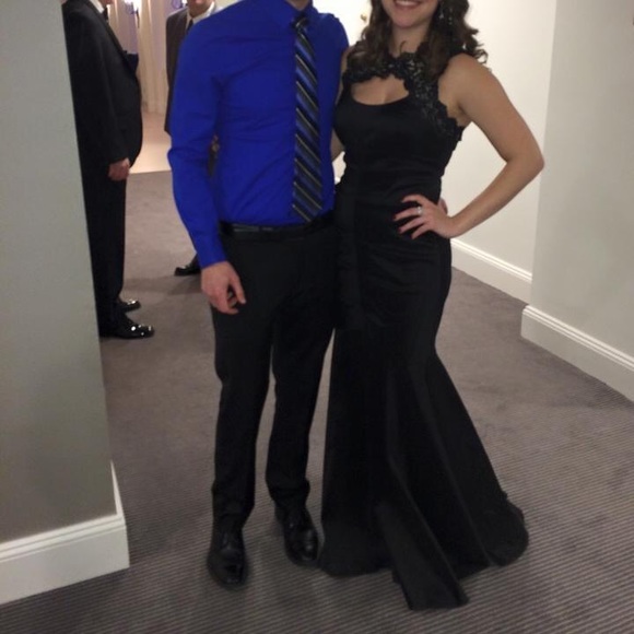 Black mermaid gown - Picture 6 of 7